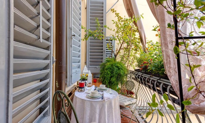 Sant' Ambrogio Apartamento | Romantic Suite Home