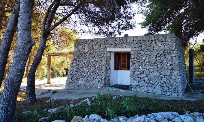 Castro Marina Cabaña | Romantic trullo above the fjord with sea access and stunning views (house G)