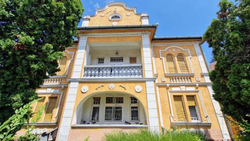 Papa Apartamento | Romantic Villa - Pápa