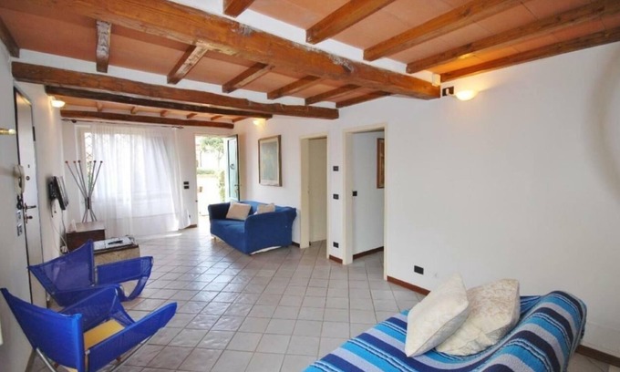 Marina di Pietrasanta Villa | VILLA ROMÁNTICA CON JARDÍN, BBQ, WI FI, AIRE ACONDICIONADO