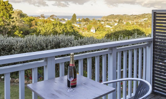 Oneroa Apartamento | Romantic With Spectacular Views all the way to Coromandel