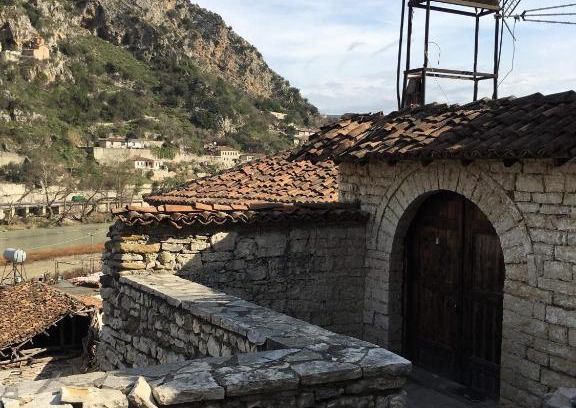 Berat Casa | Romeo's Guest House