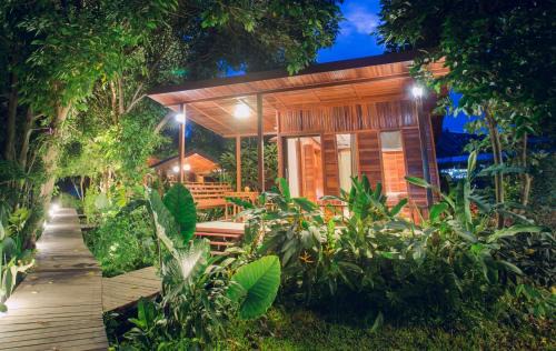 Uthai Thani Casa | Romyen House