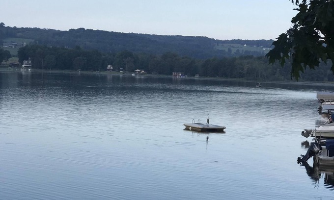 Bradford Casa | "Ron golden pond" es un lugar para crear recuerdos, un hogar especial con gran energía.