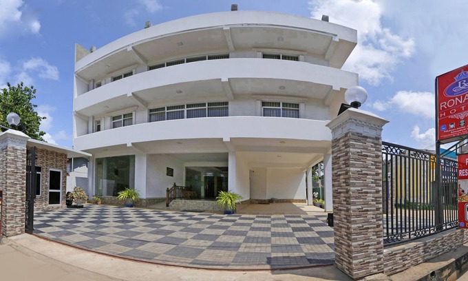 Seeduwa - Katunayake Hotel | Ronaka Airport Transit Hotel