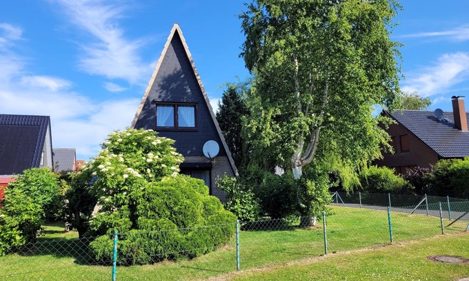 Neufeld Casa | Casa Only-techo en el Mar del Norte, jardín vallado, justo detrás del dique