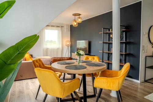 Rheda-Wiedenbruck Apartamento | Roof-Suite 03 I Aufzug I Smart-TV I Balkon I WiFi