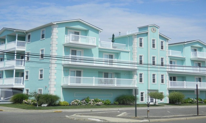 Seaside Heights Condominio | Unidad de 2 dormitorios disponible - Contáctenos para reservar ahora!