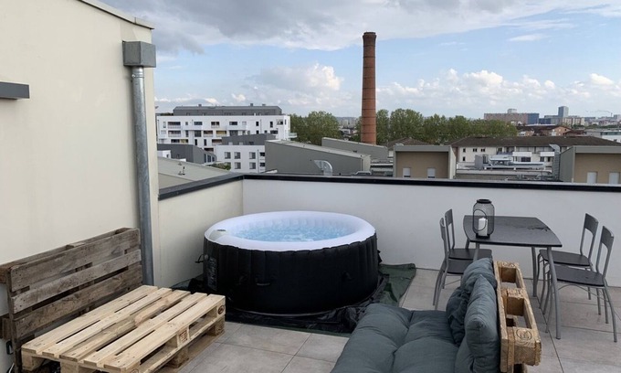 Fontaine-Bayonne-Cartoucherie Apartamento | Rooftop aux Arènes vue Pyrénées Avec Jacuzzi