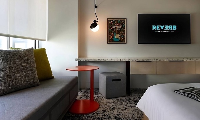 Downtown Atlanta Hotel | Rooftop Bar Onsite! Skyline View w/ Captivating Atmosphere! Parking Available!