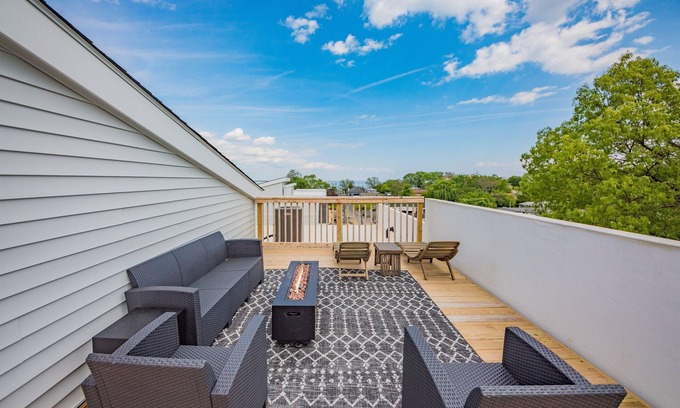 Colonial Beach Condominio | Rooftop bay and river views