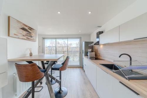 Saint Clair Apartamento | Rooftop d'exception, vue Rhône, 12 personnes, Caluire