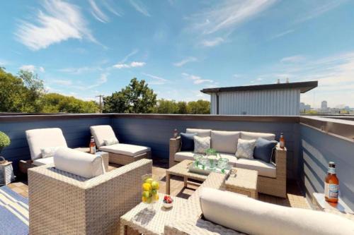 Cleveland Park Casa | Rooftop Deck with City View Modern Charming