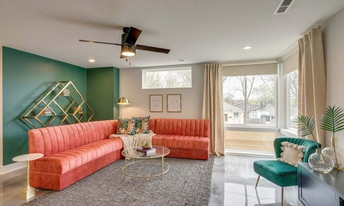 East Nashville Casa | Rooftop Fire Pit & Cocktail Bar | Sleeps 12 |