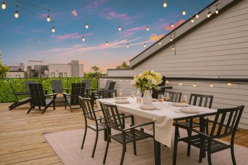Buena Vista Apartamento | Rooftop, Firepit, King, Smart TVs, 6min drive to Broadway