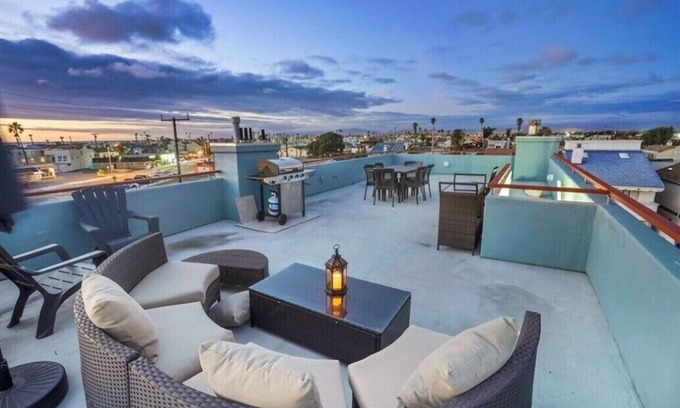 Silver Strand Casa | Rooftop Getaway- Ocean View Beach House!
