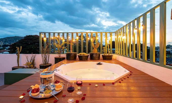 Oaxaca Villa | Rooftop Hot Tub 3 levels 5br in Villa