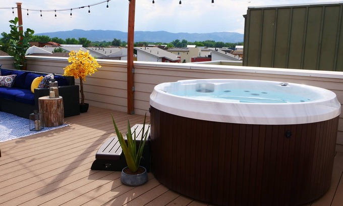 Old Town North Casa | ¡Nuevo! Oasis en la azotea, con jacuzzi y vistas al monte en el casco antiguo de Fort Collins.