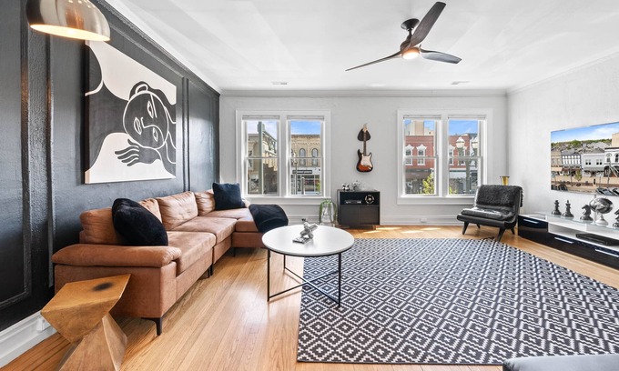 Lake Geneva Apartamento | Rooftop On Main-Downtown Lake Geneva!
