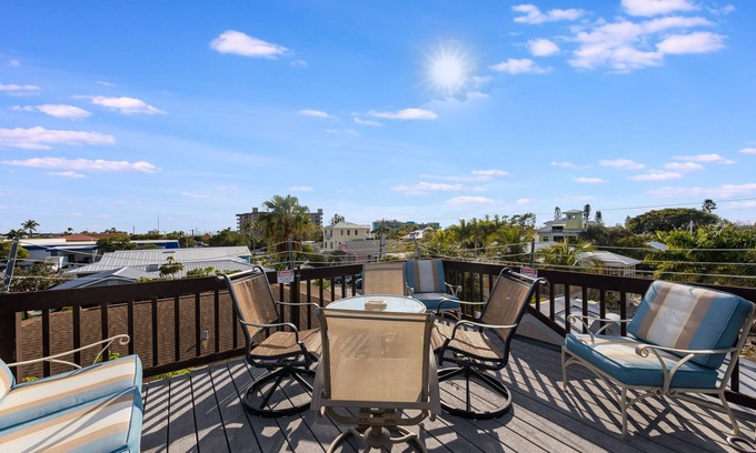 Fort Myers Beach Casa | Patio en la azotea. CAMINATA a todo. NUEVA PISCINA XLARGE SPA