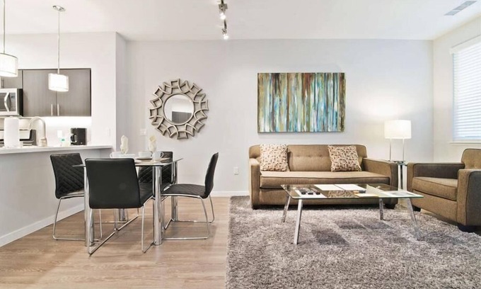 Menlo Park Apartamento | Rooftop Sky Lounge w/ BBQ & Fire Pit | Near Stanford Hospital