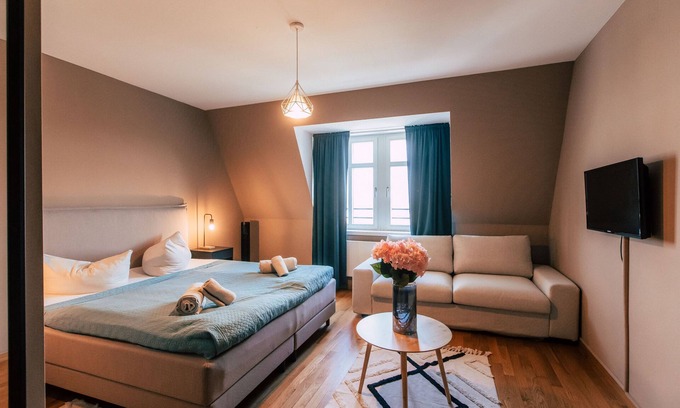 Zentrum-Ost Apartamento | Rooftop Studio mit Wohnküche und Terrasse - Luga Homes - Stadthaus