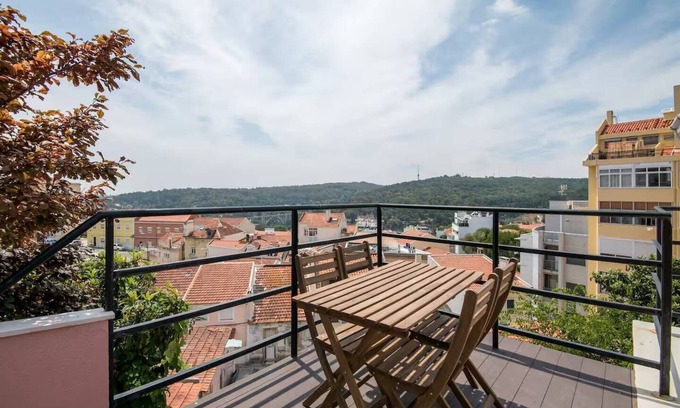 Santa Isabel Apartamento | ROOFTOP Studio with terrace and view by Amoreiras