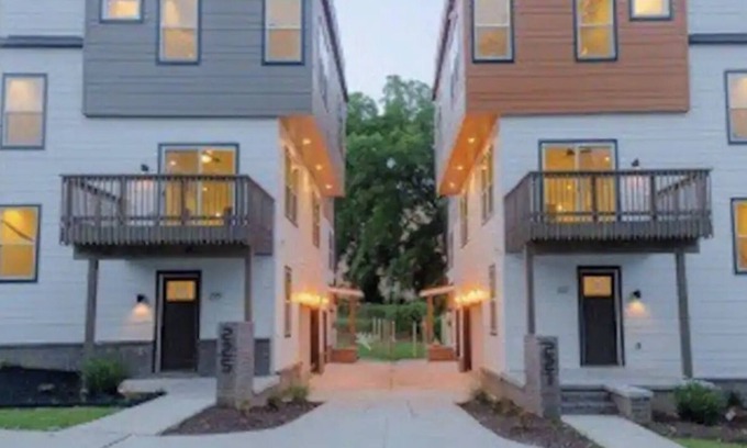 Mechanicsville Casa | Rooftop Vibes
