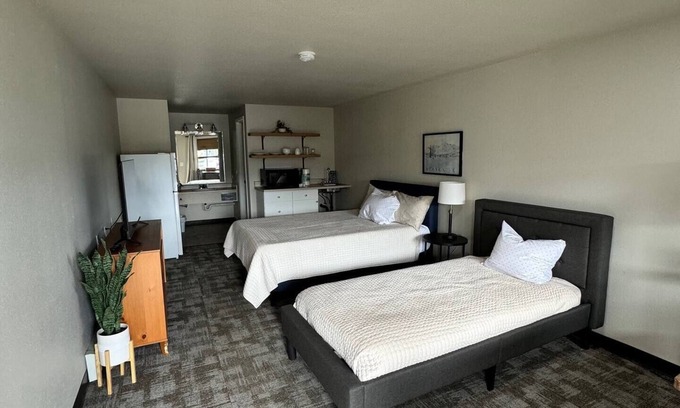 Anchor Point Hotel | Room 10 - Cozy Hotel in Anchor River