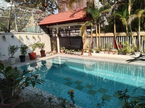 Daun Penh Casa | Room 12 - Studio in a villa 5mn walk from the Royal Palace with swimming pool