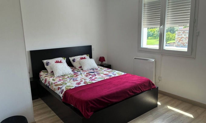 Elne Cama Y Desayuno | Room at home near sea and shops