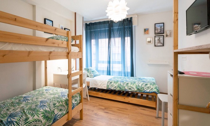 Distrito Llano Apartamento | Habitación 'Bruselas' con Wi-Fi