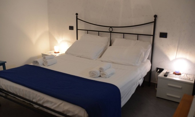Cetara Apartamento | Room 'Camera Maestrale Partial Sea View' with Sea View, Wi-Fi and Air Conditioning