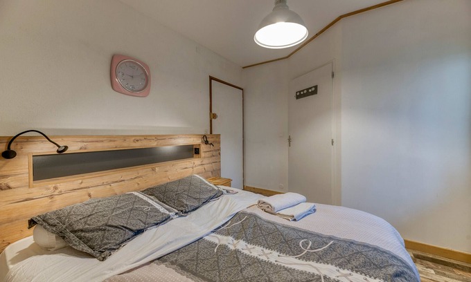 Oz Apartamento | Habitación 'Chambre 1' con vistas a la montaña y balcón
