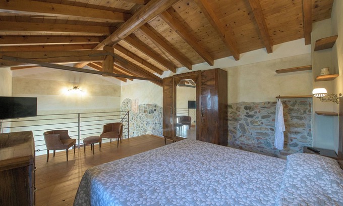 Gavi Casa | Room-charming Alessandria Apartment Retr