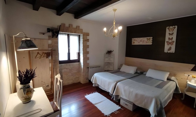 Deba Apartamento | Room 'Doble 5' with Mountain View, Private Garden and Wi-Fi