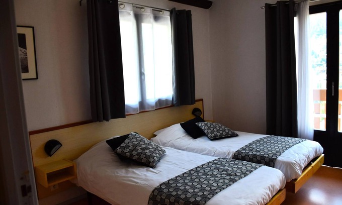 Praz-sur-Arly Apartamento | Room for 2 persons PMR