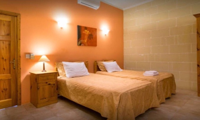 Ta' Għammar Cama Y Desayuno | Habitación para 4 personas con baño