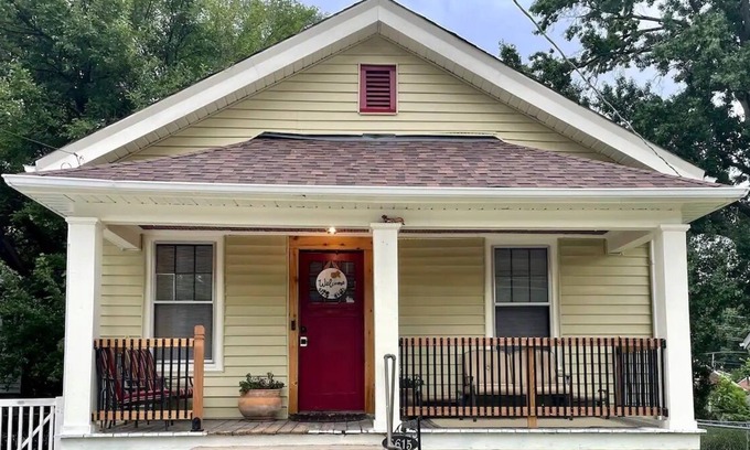 Hillsdale Casa | ROOM FOR RENT: In Newly Renovated Two Bedroom Home. Safe Location.
