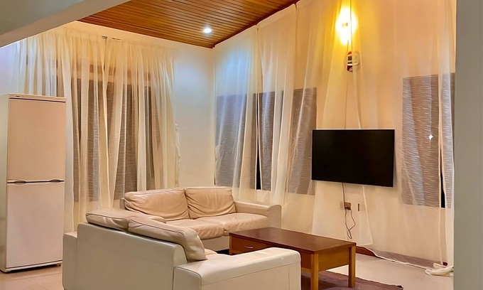 Adenta Casa | Room-ghouse Room B Ideal For Friends fam