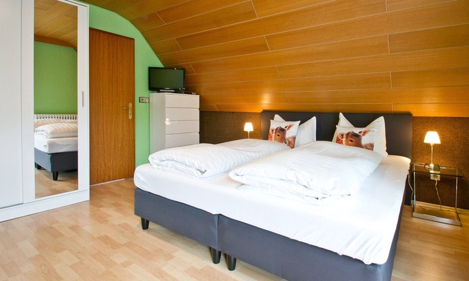 Bad Rippoldsau-Schapbach Apartamento | Habitación 'Helga' con terraza compartida, balcón y Wi-Fi