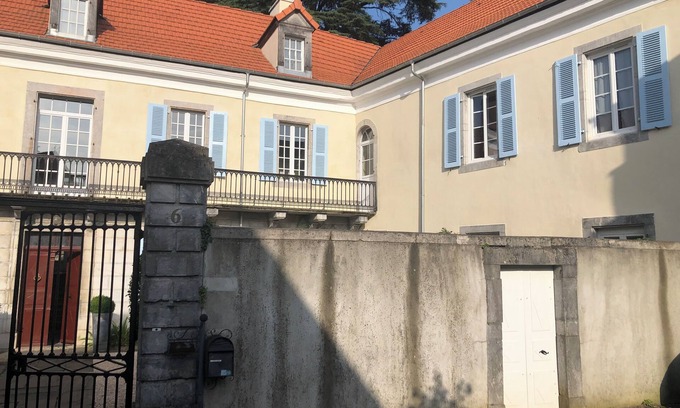 Saint-Pe-de-Bigorre Cama Y Desayuno | Room in a 17th-century manor house
