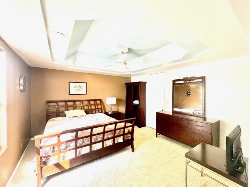 Northeast Kansas City Casa | Room in a house