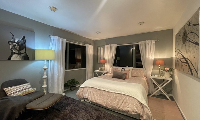 Rothesay Bay Casa | Room in a tropical garden with a pool and great location on North Shore