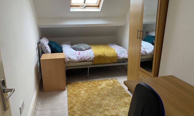 Coventry Apartamento | Room in CV1 Fargo Village with private bathroom
