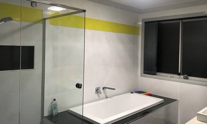 Moorebank Casa | Room in Modern Beautiful House for Rent