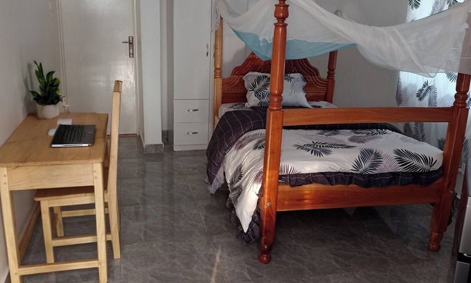 Gulu Casa | Room in modern round house in big green compound only 10 minutes from Gulu city