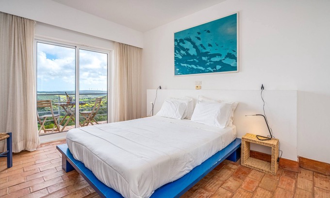 Aljezur Apartamento | Habitación 'Junho' con vistas al mar, piscina compartida y Wi-Fi