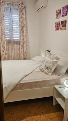 Vilanija Casa | Room Kris with private entrance & private bathroom