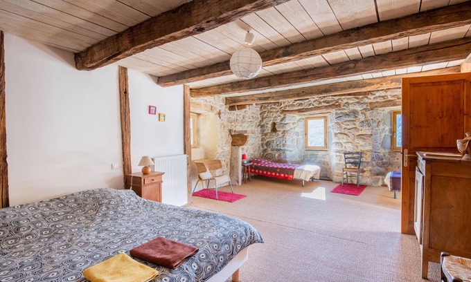 Valgorge Apartamento | Habitación 'La Ferme De Chalas - Coucoulude' con piscina compartida, terraza compartida y Wi-Fi